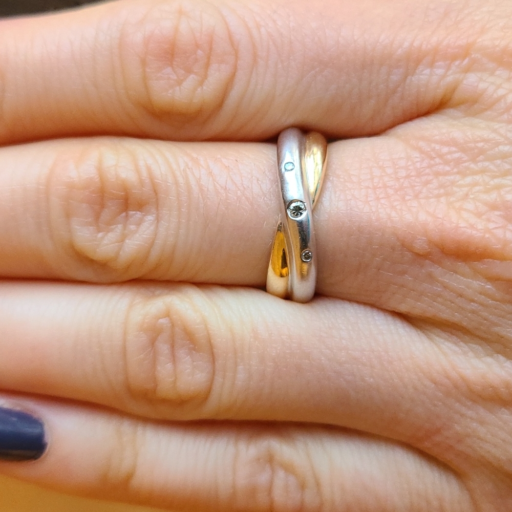 White and yellow 14K gold ring with dimonds